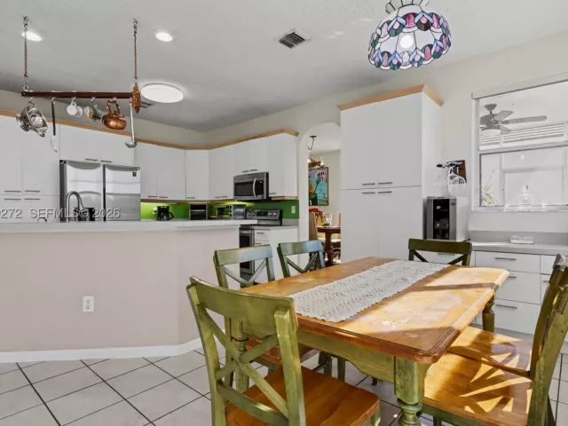 Продажа дома по адресу 15842 NW 10th St - фото 9341530