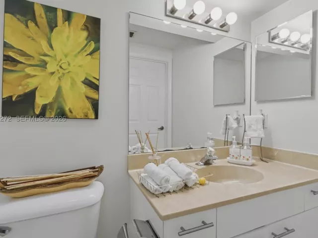 Продажа дома по адресу 15842 NW 10th St - фото 9341533