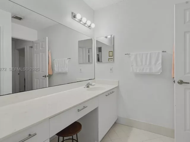 Продажа дома по адресу 15842 NW 10th St - фото 9341536