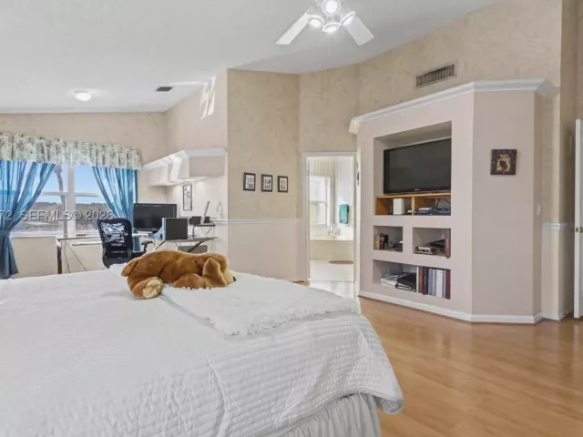 Продажа дома по адресу 15842 NW 10th St - фото 9341542
