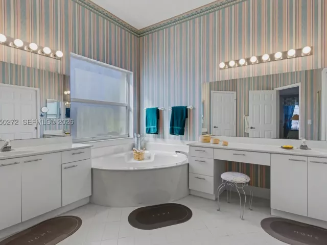 Продажа дома по адресу 15842 NW 10th St - фото 9341543