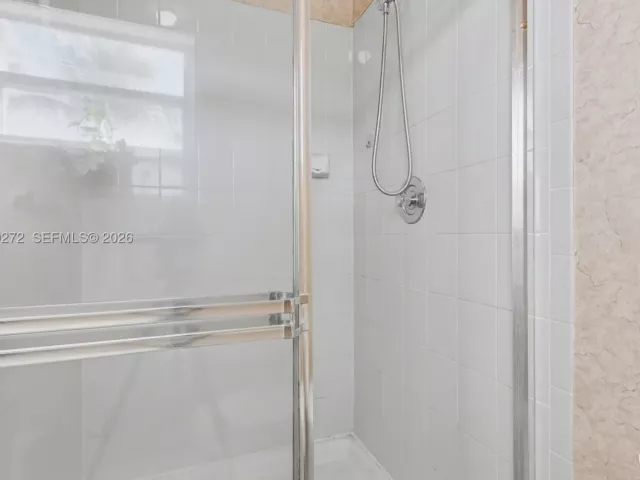 Продажа дома по адресу 15842 NW 10th St - фото 9341544