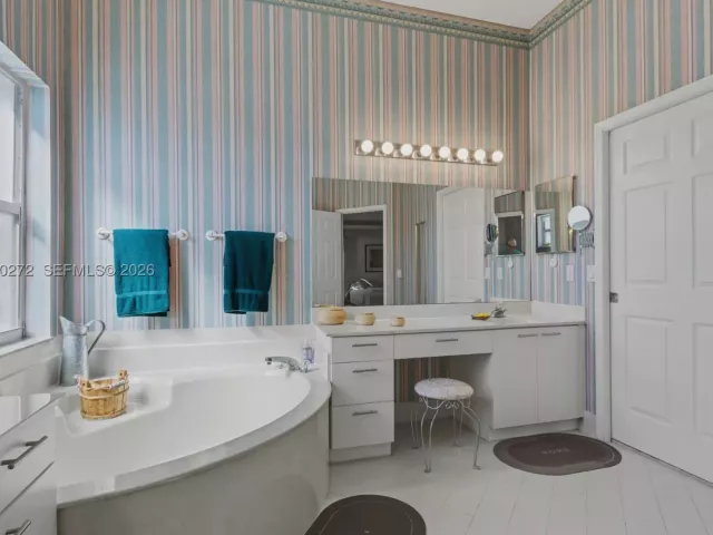 Продажа дома по адресу 15842 NW 10th St - фото 9341546