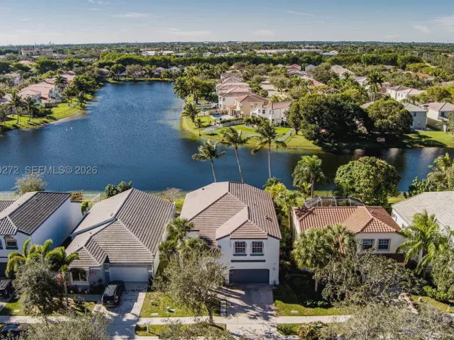 Продажа дома по адресу 15842 NW 10th St - фото 9341550