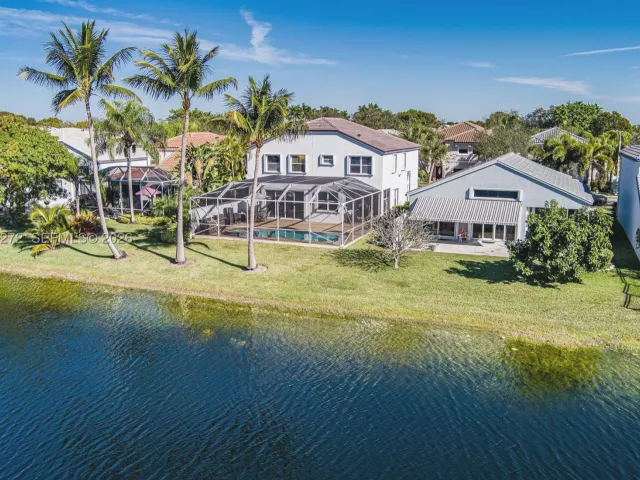 Продажа дома по адресу 15842 NW 10th St - фото 9341557