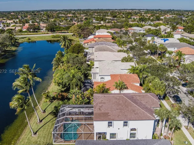 Продажа дома по адресу 15842 NW 10th St - фото 9341558