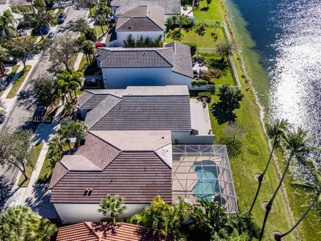 Продажа дома по адресу 15842 NW 10th St - фото 9341559