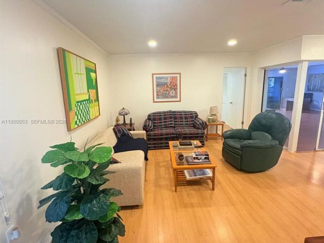 Дом в аренду по адресу 927 NW 106th Ave Cir - фото 7427792