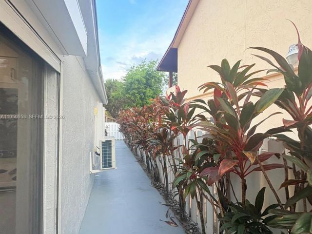 Дом в аренду по адресу 927 NW 106th Ave Cir - фото 7427804