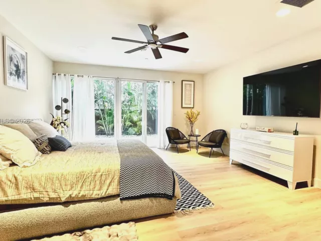 Дом в аренду по адресу 814 NE 19th Ave - фото 7206804