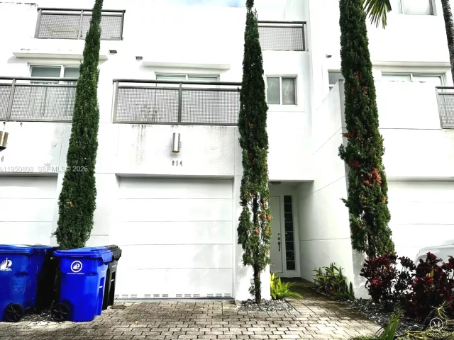 Дом в аренду по адресу 814 NE 19th Ave - фото 7206811