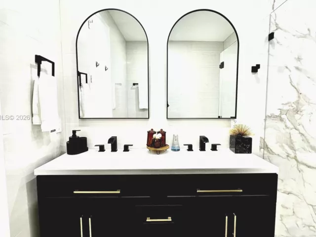 Дом в аренду по адресу 814 NE 19th Ave - фото 7206788