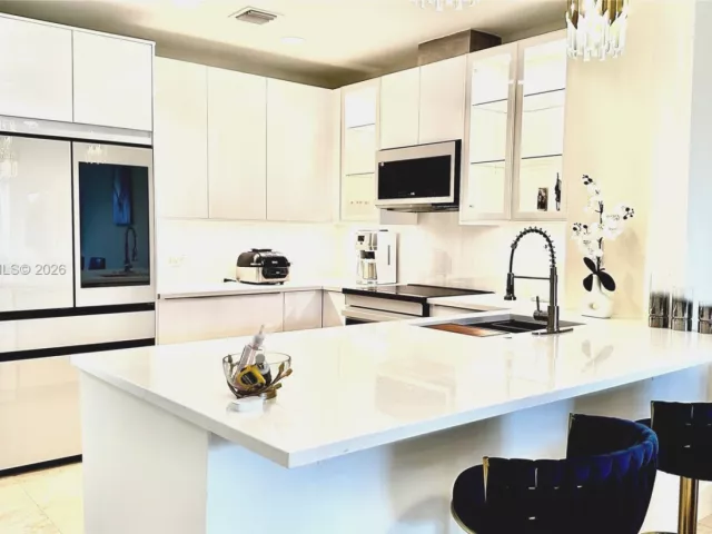 Дом в аренду по адресу 814 NE 19th Ave - фото 7206775