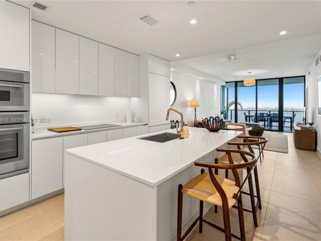 Продажа квартиры #2602 - фото 7244835