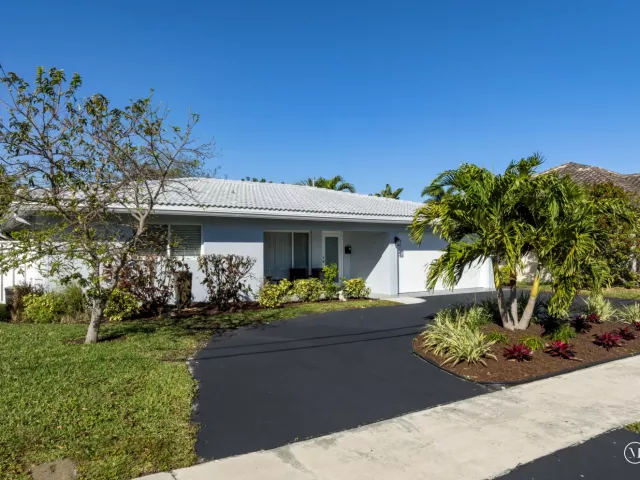 Продажа дома по адресу 421 SE 5 Terrace - фото 8976426