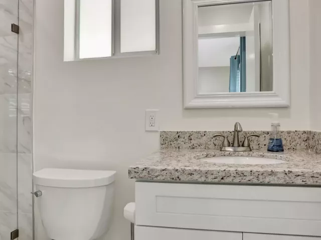 Продажа дома по адресу 421 SE 5 Terrace - фото 8976448
