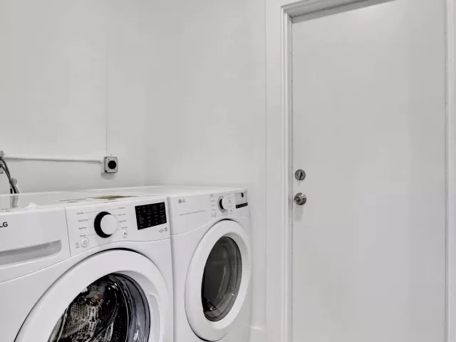 Продажа дома по адресу 421 SE 5 Terrace - фото 8976449