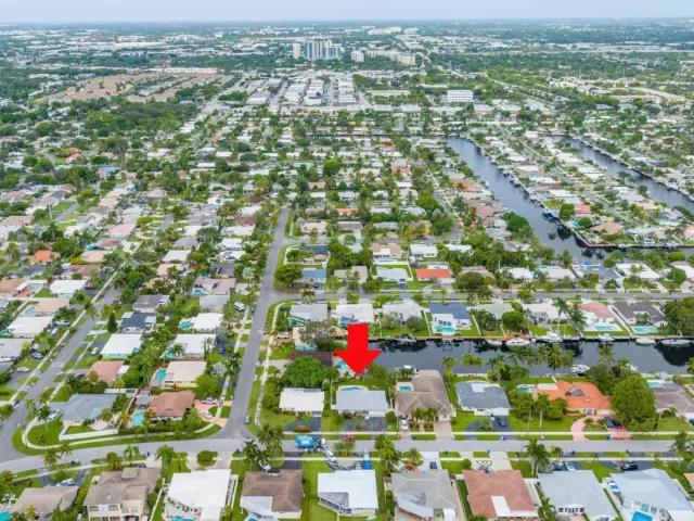 Продажа дома по адресу 421 SE 5 Terrace - фото 8976457