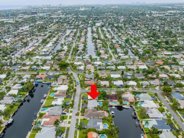 Продажа дома по адресу 421 SE 5 Terrace - фото 8976458