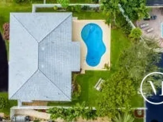 Продажа дома по адресу 421 SE 5 Terrace - фото 8976467
