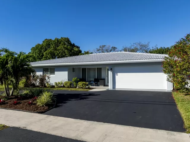 Продажа дома по адресу 421 SE 5 Terrace - фото 8976424