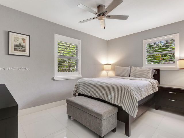 Продажа дома по адресу 424 NE 27th Dr - фото 7329749