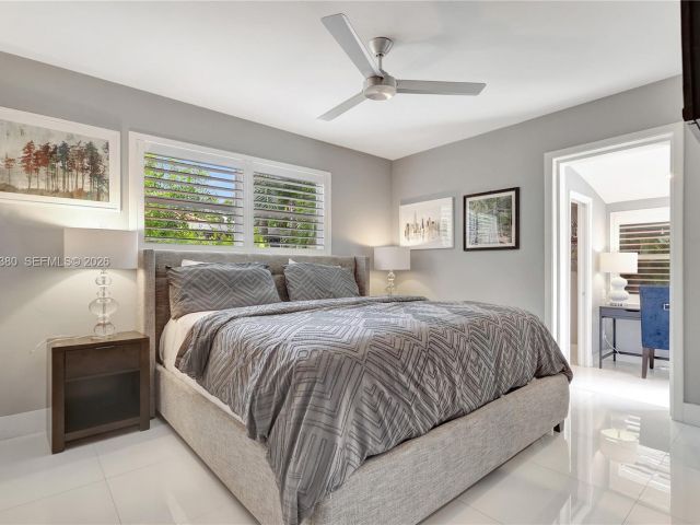 Продажа дома по адресу 424 NE 27th Dr - фото 7329758