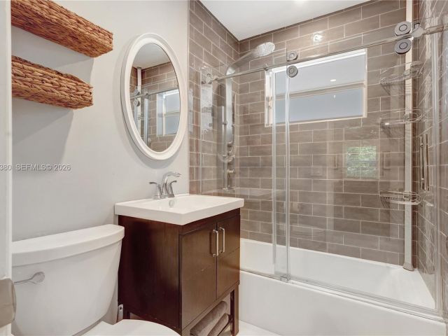 Продажа дома по адресу 424 NE 27th Dr - фото 7329761