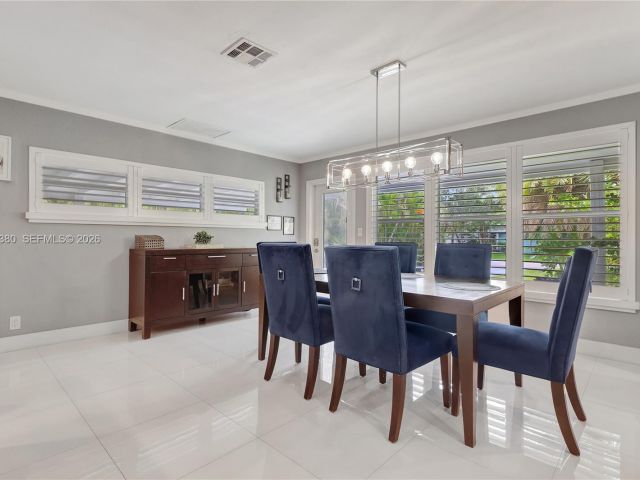 Продажа дома по адресу 424 NE 27th Dr - фото 7329762