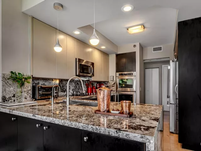 Продажа квартиры #702 - фото 7200902