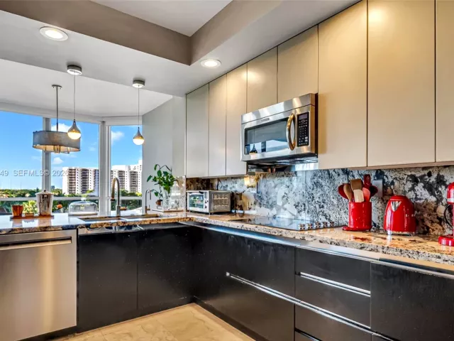 Продажа квартиры #702 - фото 7200904