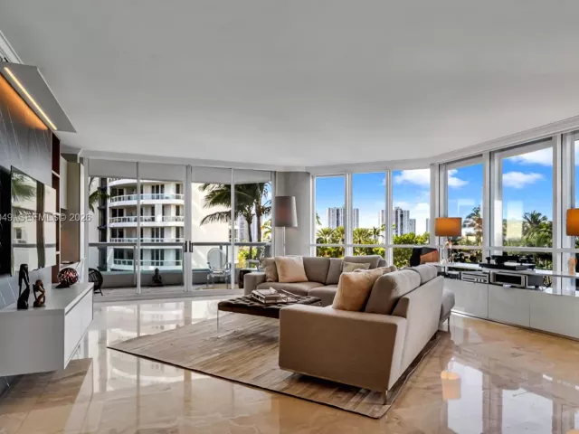 Продажа квартиры #702 - фото 7200905