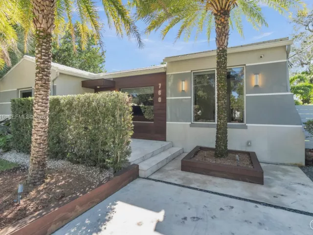 Продажа дома по адресу 760 NE 115th St - фото 7369899