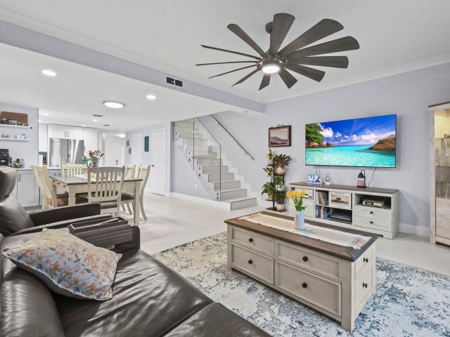Продажа дома по адресу 866 E Jeffery Street - фото 8491795