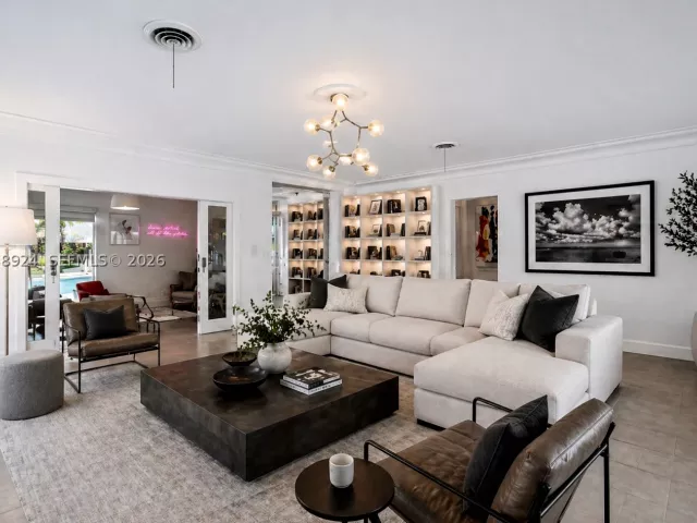 Продажа дома по адресу 831 NE 109th St - фото 7771983