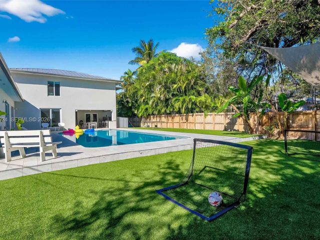 Продажа дома по адресу 831 NE 109th St - фото 7524682