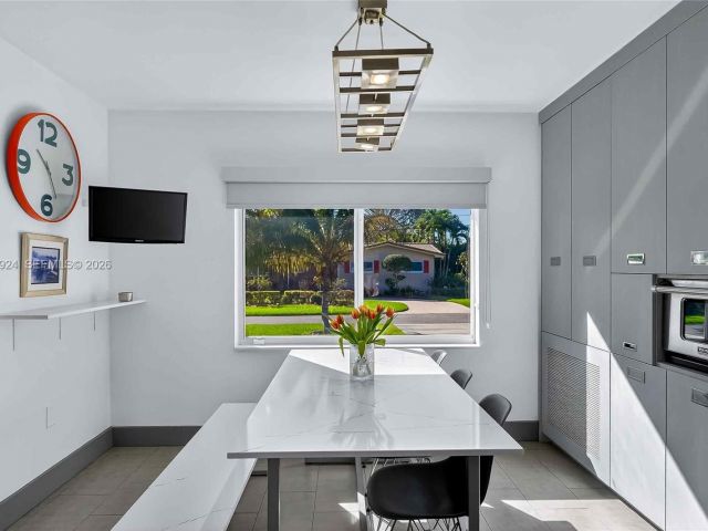 Продажа дома по адресу 831 NE 109th St - фото 7524693