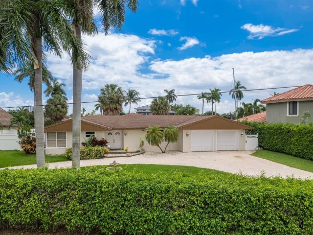 Продажа дома по адресу 2200 SE 8th Street - фото 9037566