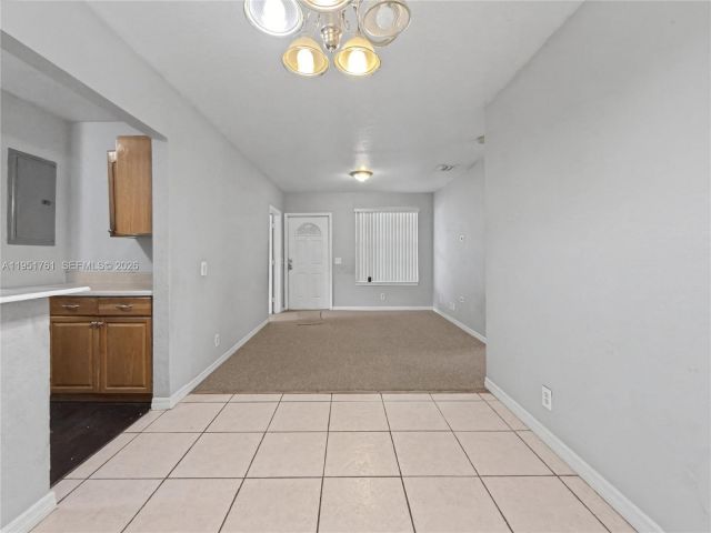 Продажа дома по адресу 4711 NW 16th Ave - фото 7473540