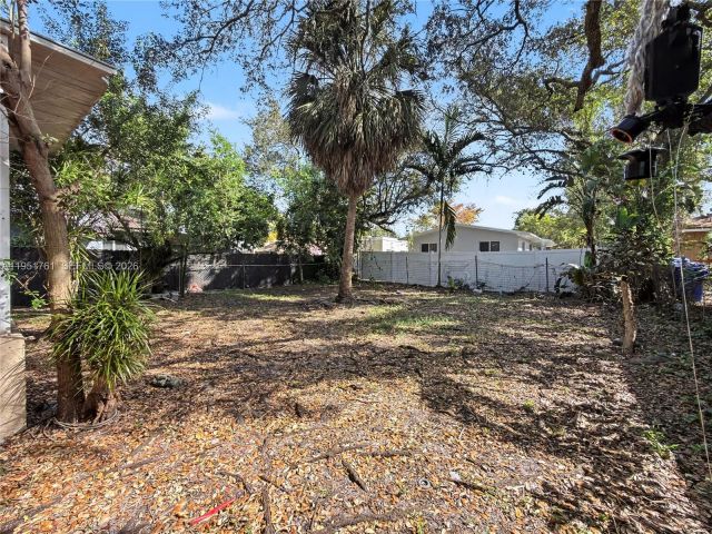 Продажа дома по адресу 4711 NW 16th Ave - фото 7473568