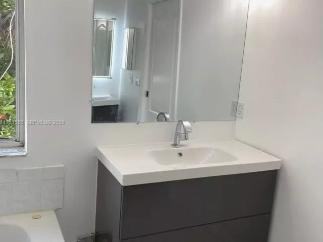 Дом в аренду по адресу 11301 ROCKINGHORSE RD - фото 7233806