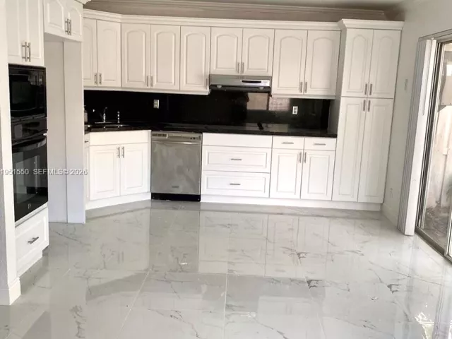 Дом в аренду по адресу 11301 ROCKINGHORSE RD - фото 7233807