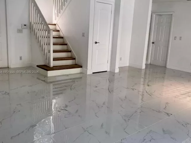 Дом в аренду по адресу 11301 ROCKINGHORSE RD - фото 7233809