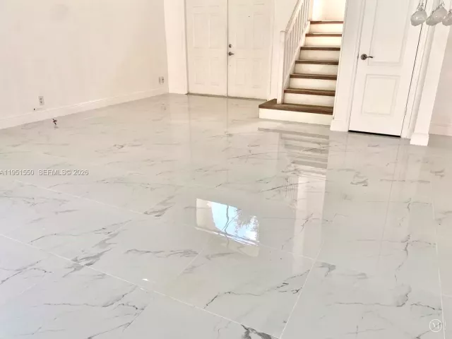 Дом в аренду по адресу 11301 ROCKINGHORSE RD - фото 7233810