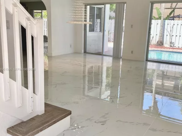 Дом в аренду по адресу 11301 ROCKINGHORSE RD - фото 7233811