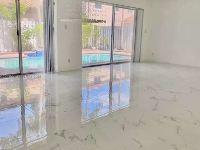 Дом в аренду по адресу 11301 ROCKINGHORSE RD - фото 7233813