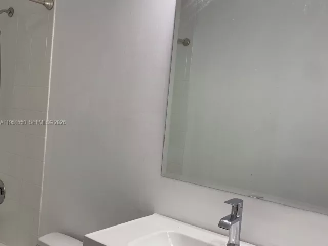 Дом в аренду по адресу 11301 ROCKINGHORSE RD - фото 7233798