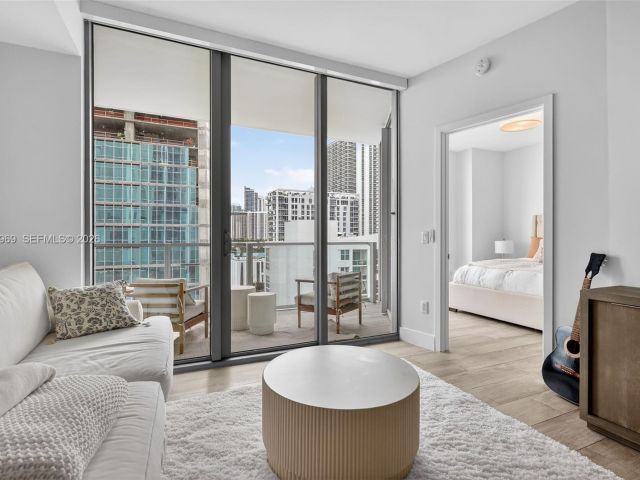 Продажа квартиры #1108 - фото 7214137