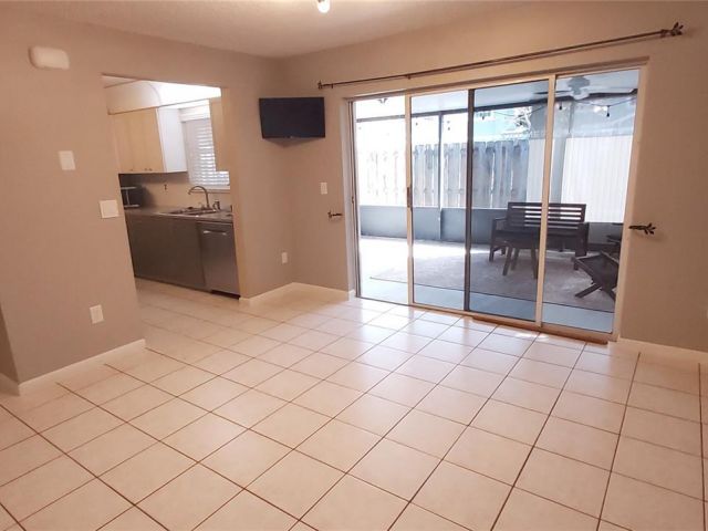 Дом в аренду по адресу 4992 SW 123rd Ter 4992 - фото 7486971