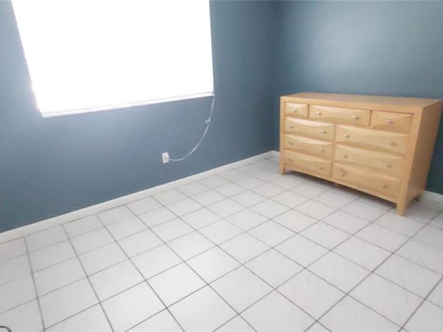 Дом в аренду по адресу 4992 SW 123rd Ter 4992 - фото 7486984